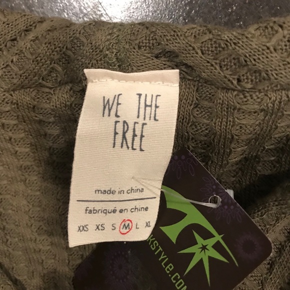 Cropped Sweater Size M - Picture 8 of 8